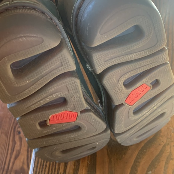On Foot sz 38 - Picture 2 of 3